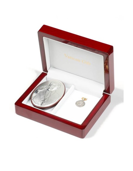 Pope Francis gift box 05 Pope Francis gift box 05